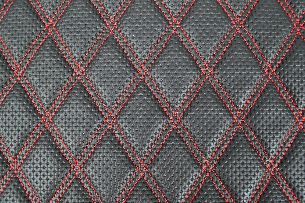 Fußmattensatz geeignet für DAF XG 2022+ – langer Radstand, 8-teilig, schwarzes Kunstleder (Eco-Leder) mit doppelter roter Ziernaht