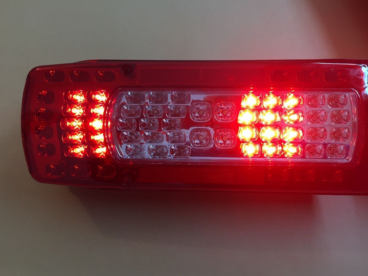 Linke LED-Rückleuchte – geeignet für Volvo FH/FM12-16
