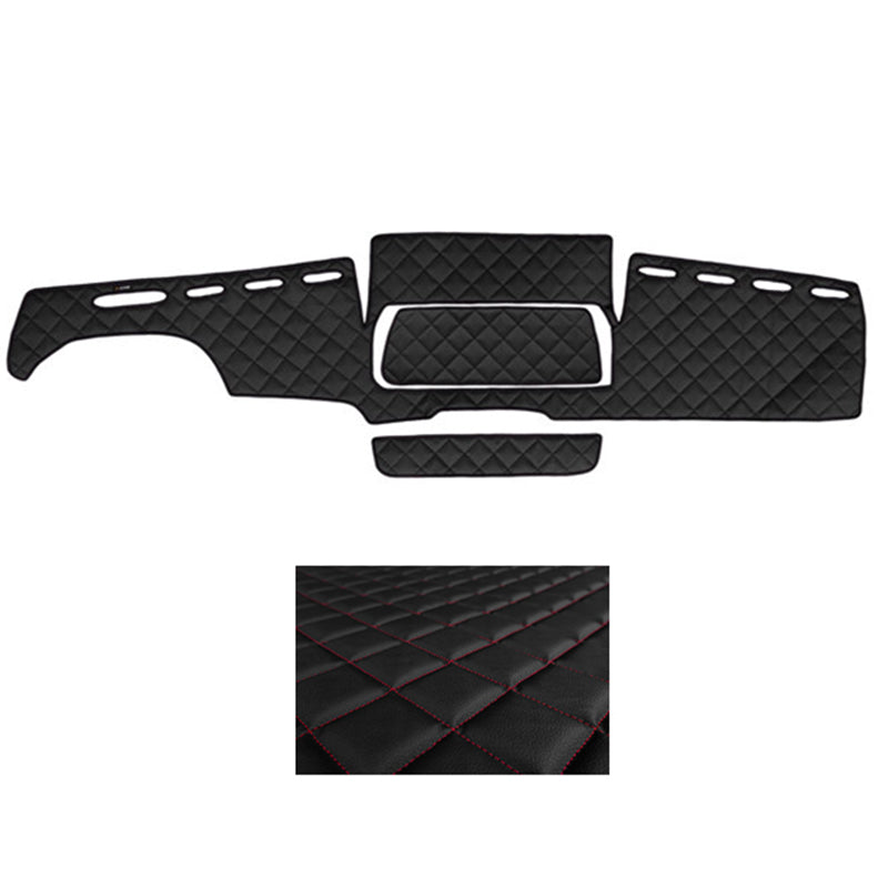 Armaturenbrettmatte – Kunstleder (Eco-Leder), Schwarz mit roter Naht, geeignet für MAN TGX 2007–2017