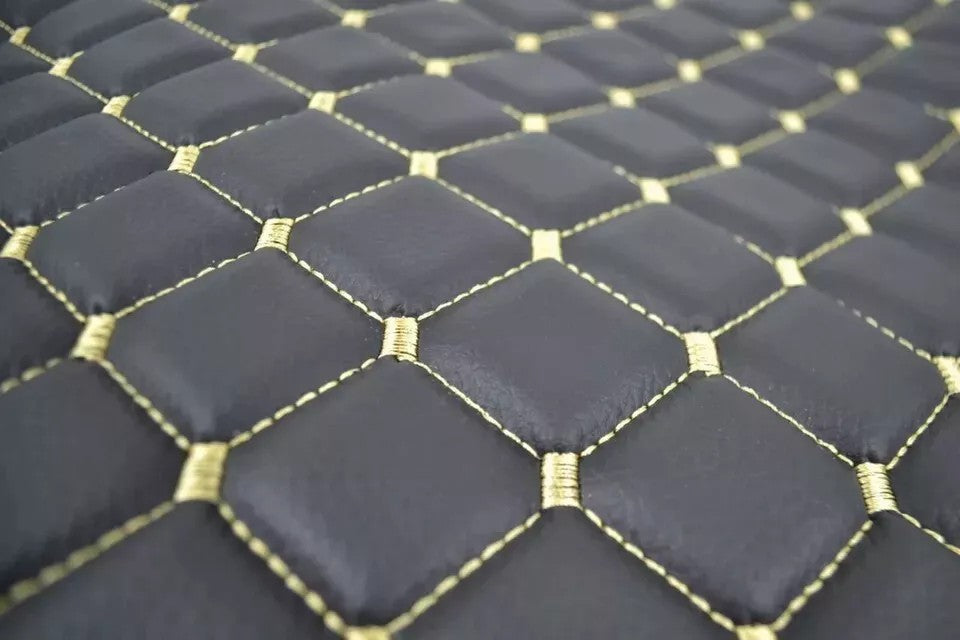 Fußmattensatz in Leder – geeignet für MAN TGL/TGS/TGM Großraumkabine L-Cab/LX-Cab (ab 09.2012), Schwarz mit gelber Ziernaht