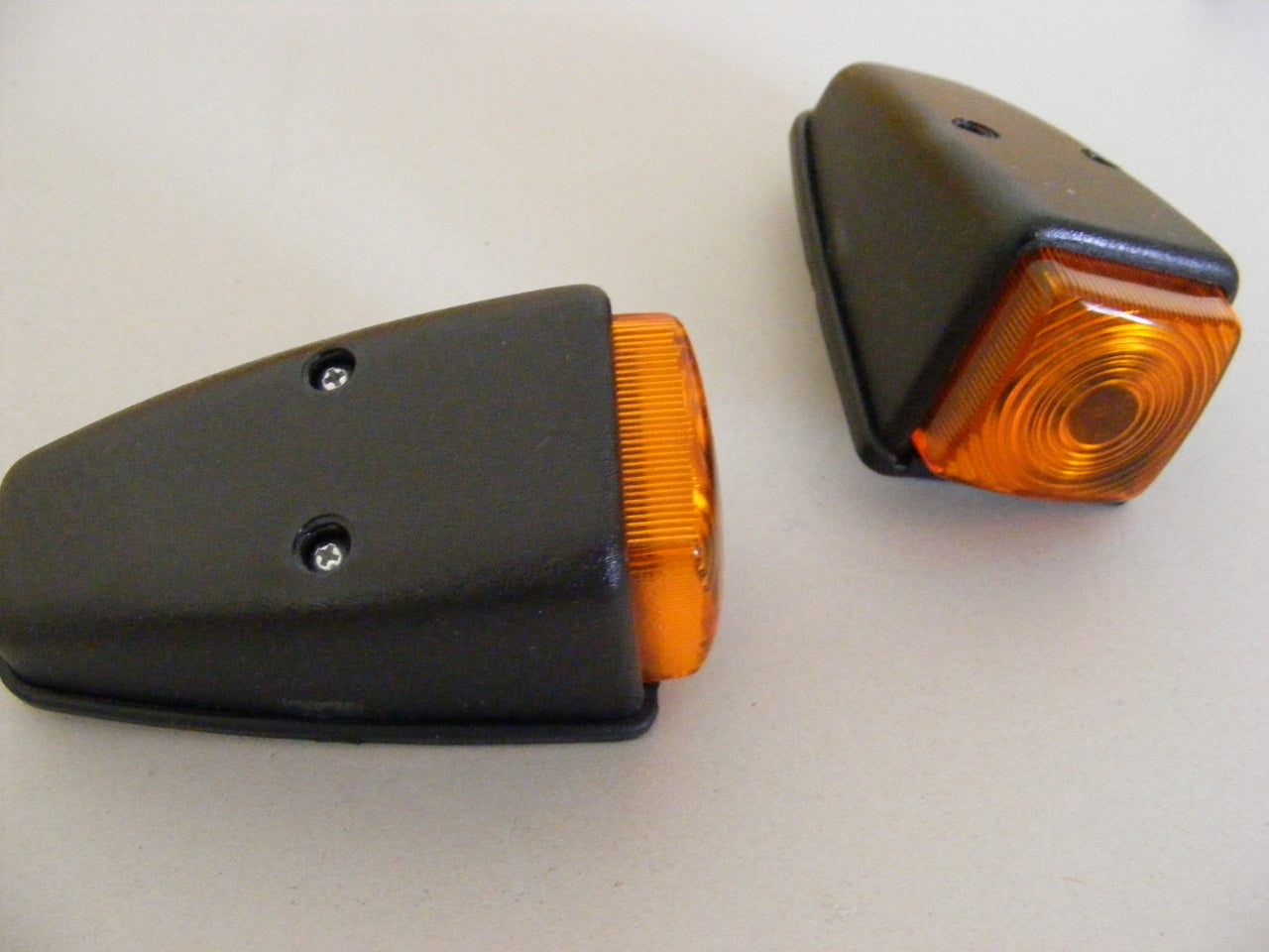 Feu de position d’angle/toit jaune, à ampoule, 12/24 V, 104 x 46 x 53 mm, entraxe de fixation 61 mm