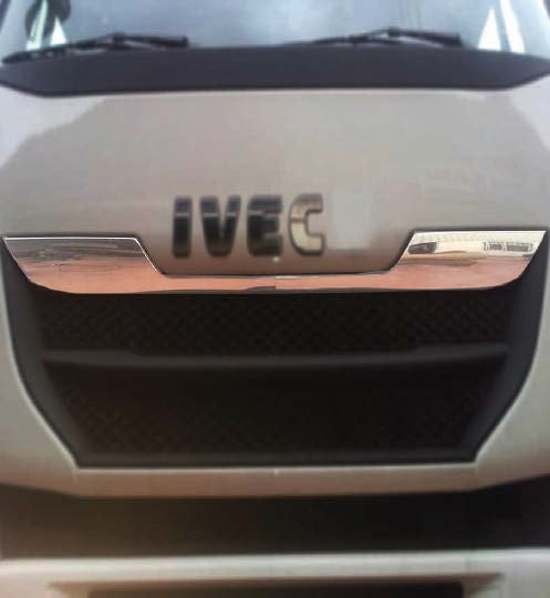 Enjoliveur 3D de calandre avant supérieure – Jeu de 2 pièces adapté pour Iveco Stralis H-WAY