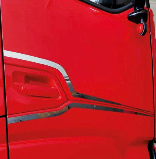 Комплект неръждаеми лайсни за врати, подходящ за Iveco S-Way – 4 части, 304 огледално покритие, около дръжката