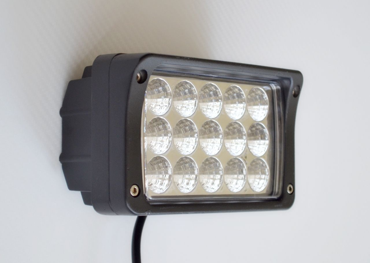 Projecteur de travail à LED rectangulaire – 45 W, 15×3 W LED Epistar, corps en aluminium