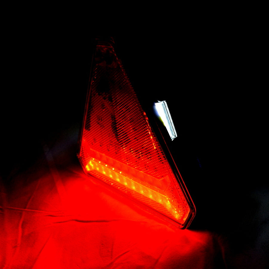 Feu arrière gauche triangulaire à LED – 4 fonctions, clignotant dynamique, 12/24 V, IP67