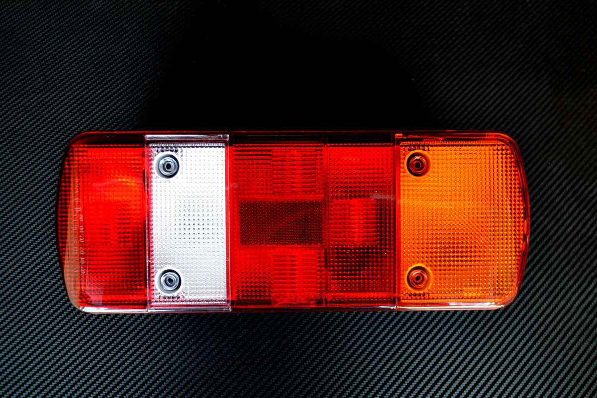 Left Rear Combination Tail Light – suitable for Mercedes Atego 2004+, Bulb Type, Plug Connection, 340×130×90 mm