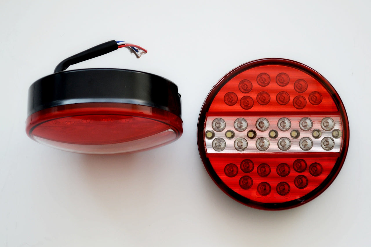 LED задна комбинирана лампа тип „хамбургер“, 12 V, 140 x 40 mm, червено/бяло