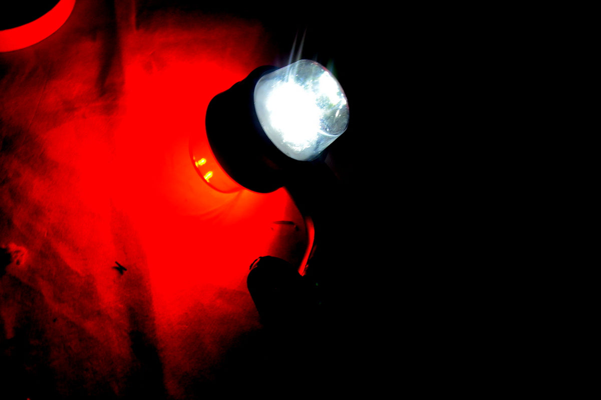 Mini lampe de position LED avec bras coudé, rouge/blanc, 12/24 V