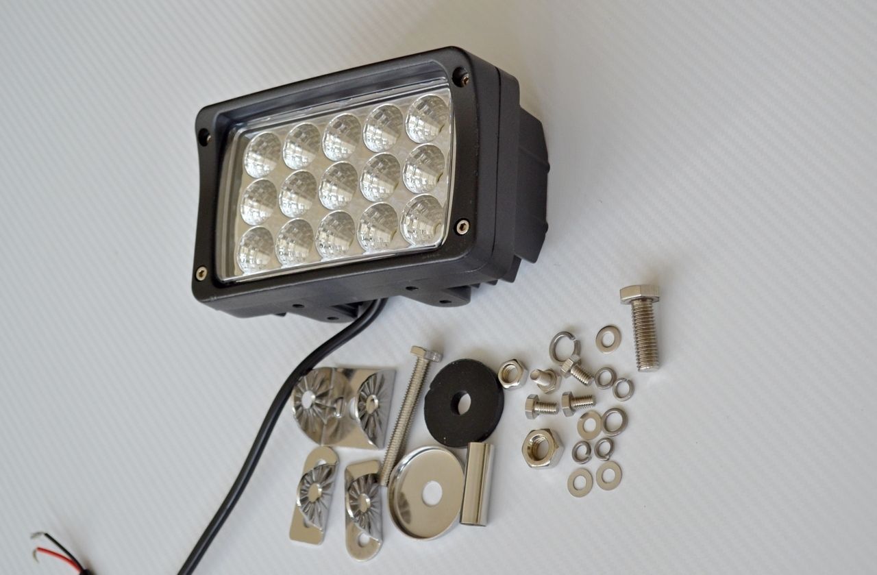 Projecteur de travail à LED rectangulaire – 45 W, 15×3 W LED Epistar, corps en aluminium