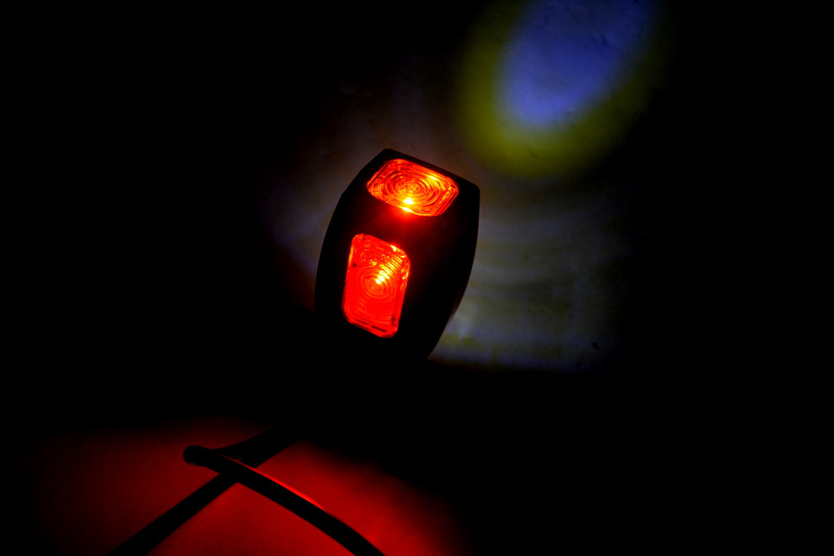 LED Angled Marker Light – Yellow/White/Red, 12/24 V, Universal Vertical or Horizontal Mount