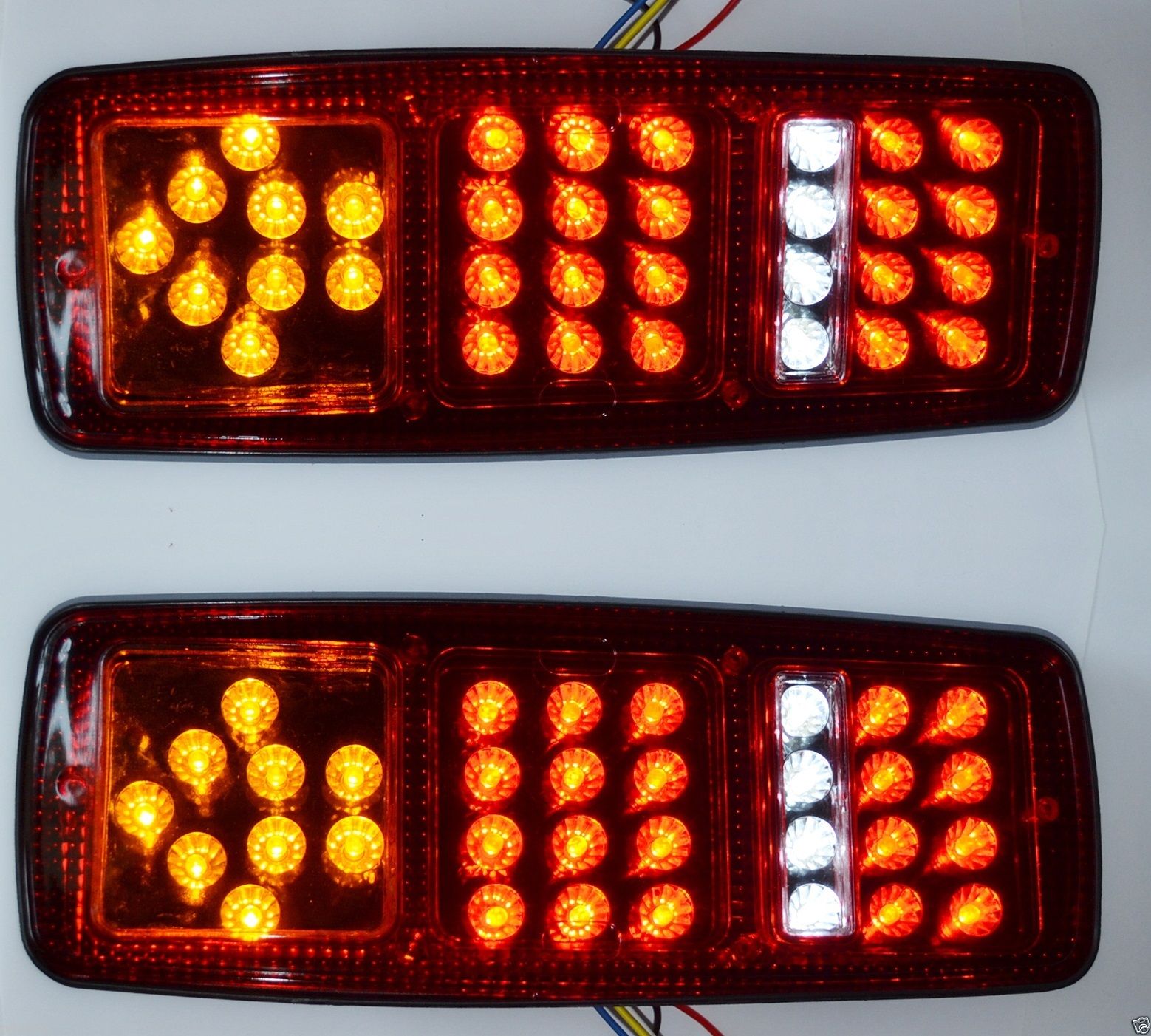 Jeu de feux arrière à LED, petits feux arrière 3 sections avec lentille blanche, lot de 2