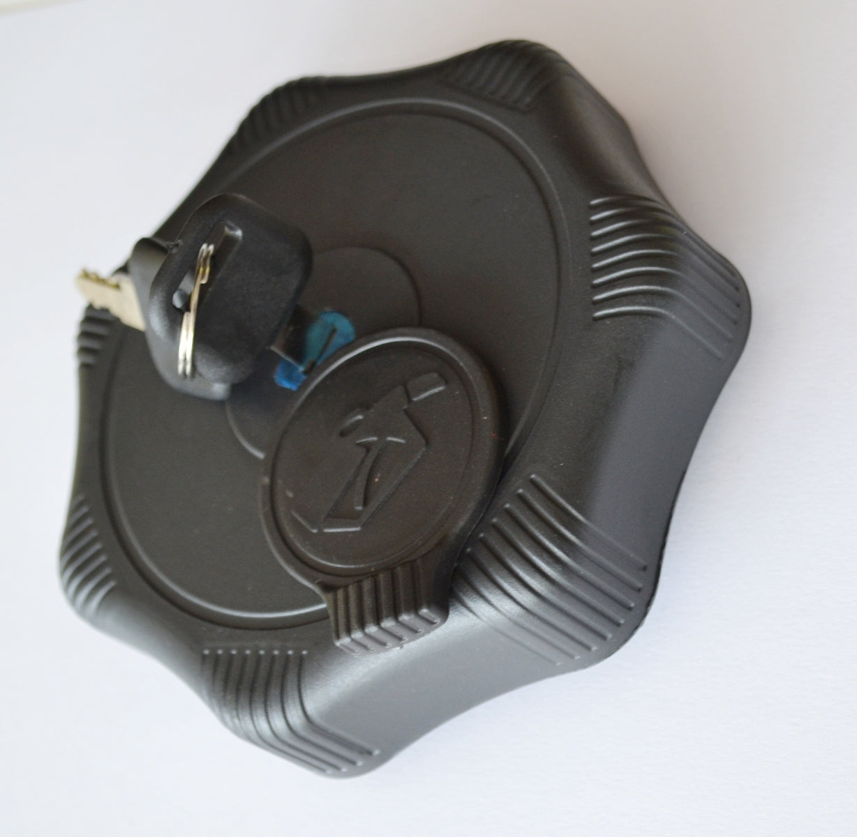 Universal Black Fuel Tank Cap – 80 mm for Trucks