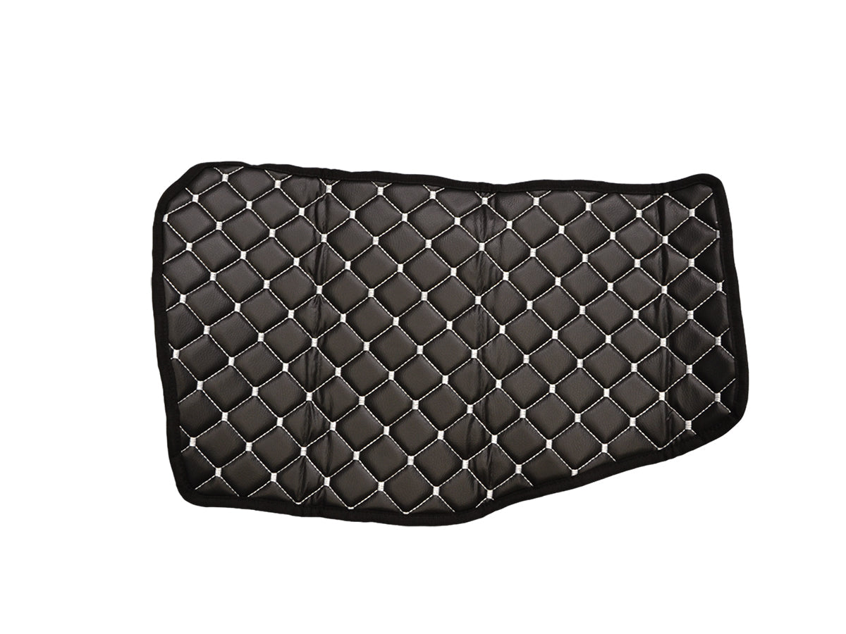 Housse de table adaptée pour Scania S/R Next Gen – cuir synthétique (éco-cuir), noir avec surpiqûres blanches, 2017+