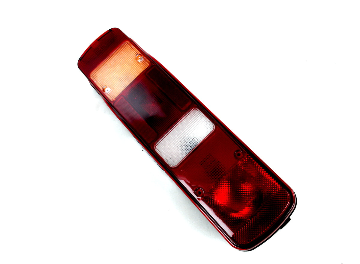 Feu arrière gauche – adapté pour Volvo FH/FM II 2008+, avec connecteur