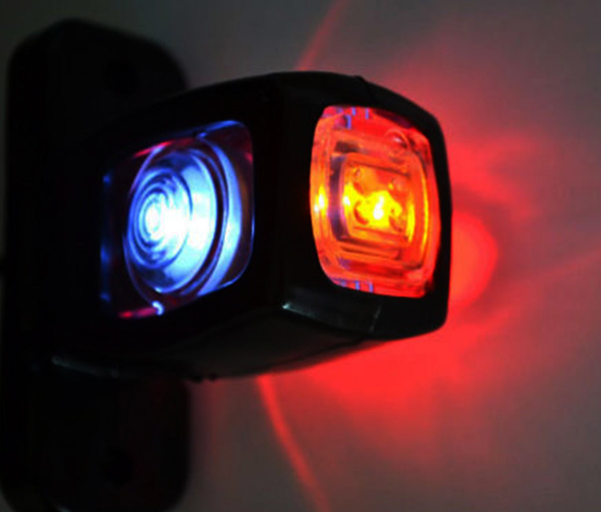 Feu de gabarit rectangulaire triple LED, 12/24 V, 103×84×33 mm, blanc/orange/rouge