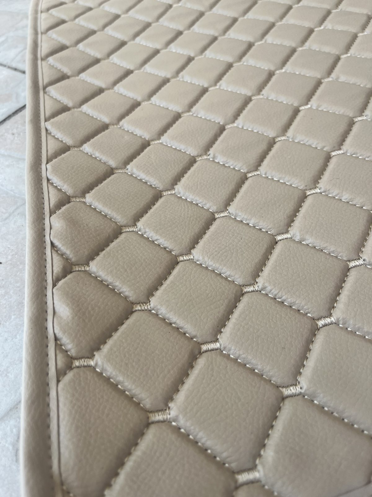 Бежови подови стелки от изкуствена кожа (еко кожа) – подходящи за Iveco S-Way 2025, противохлъзгащи