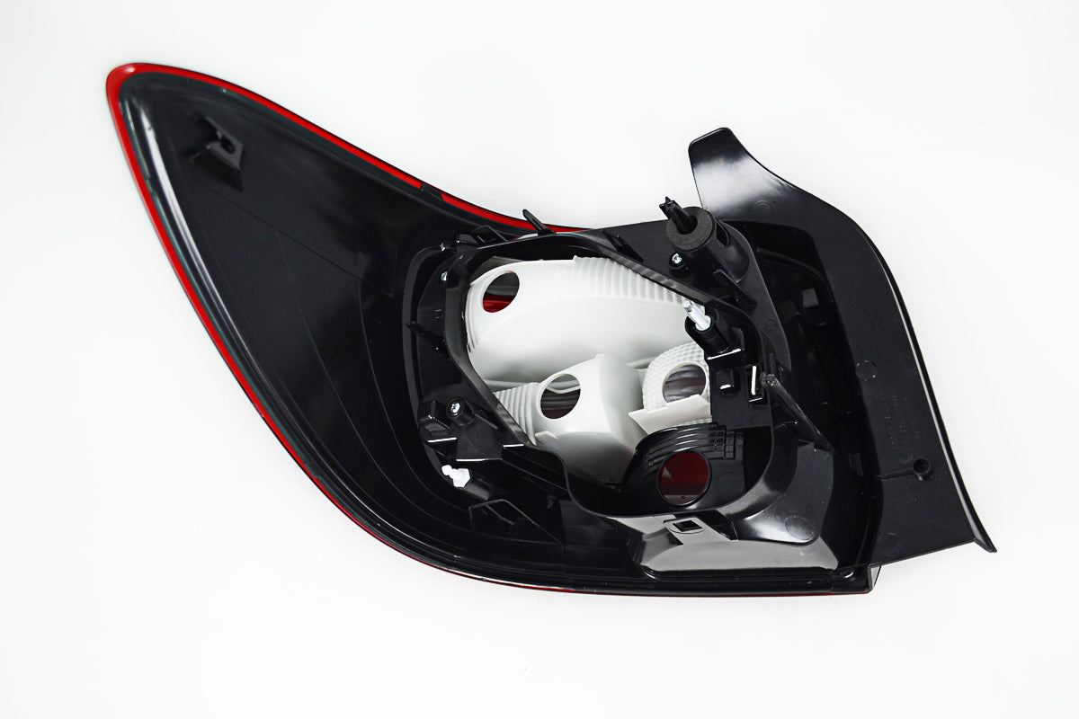 Feu arrière droit – adapté pour Renault Symbol 2013+, côté droit (RH)