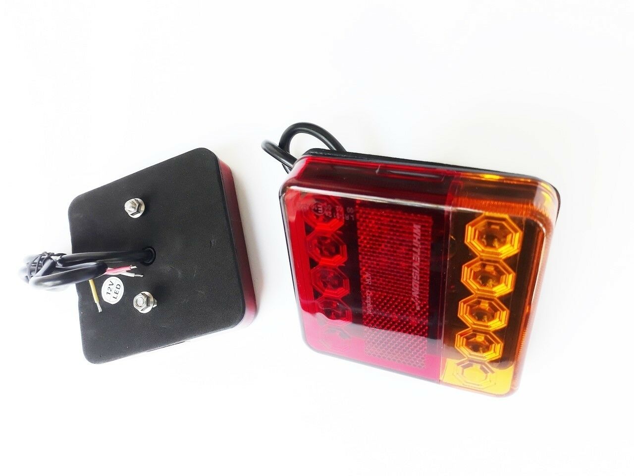 Petit feu arrière carré à LED pour remorque – lampe arrière 12 V homologuée E