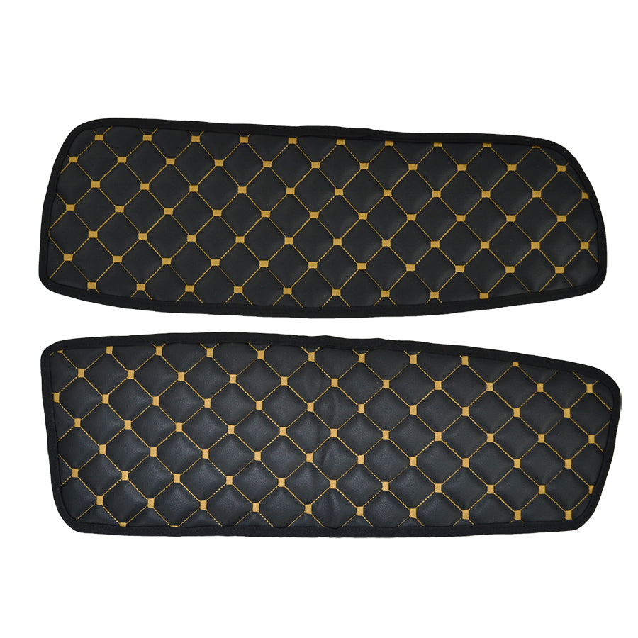 Подови стелки за врати – изкуствена кожа (еко кожа), черни с жълт шев, подходящи за DAF XF105/106, 2 части