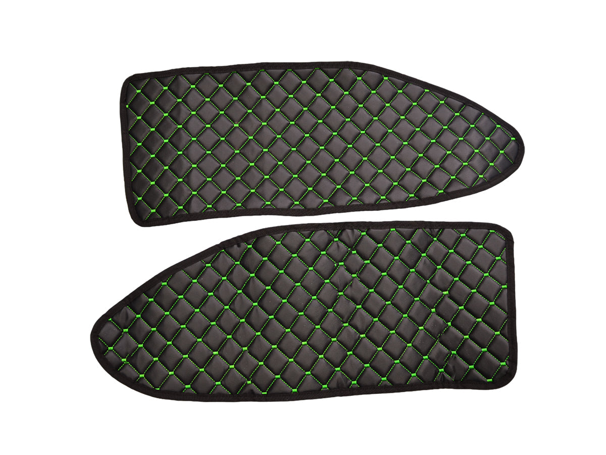 Tapis de sol de porte – cuir synthétique (éco-cuir), noir avec surpiqûres vertes, adapté pour Mercedes MP2 et MP3 2003–2010, set de 2