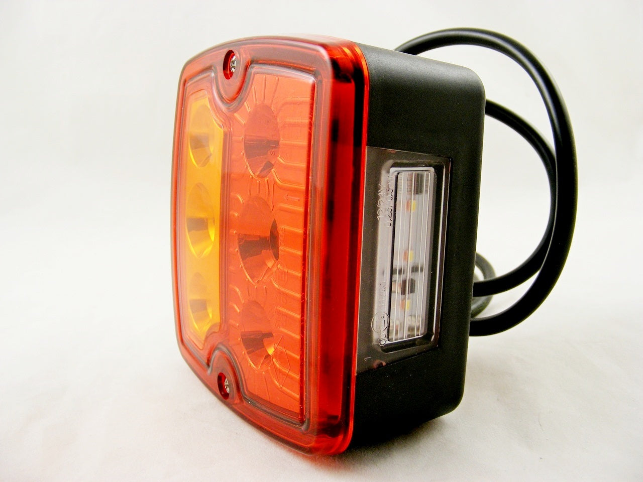 Kleine LED-Heckleuchte für Anhänger und Lkw – 6 Dioden, 12/24 V