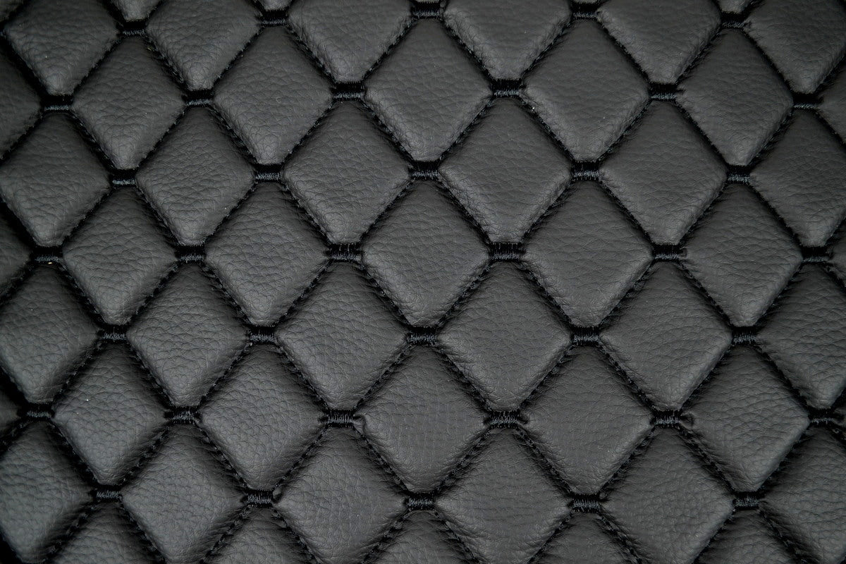 Κεντρικό πατάκι δαπέδου από τεχνητό δέρμα (eco leather) – κατάλληλο για Mercedes Axor 2005–2012 και Mercedes Atego 2010–2012, χειροκίνητο κιβώτιο ταχυτήτων, μαύρο