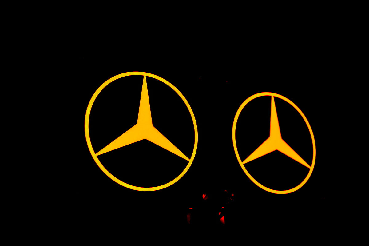 Комплект вътрешни табели за предно стъкло, подходящ за Mercedes – черни с жълти акценти