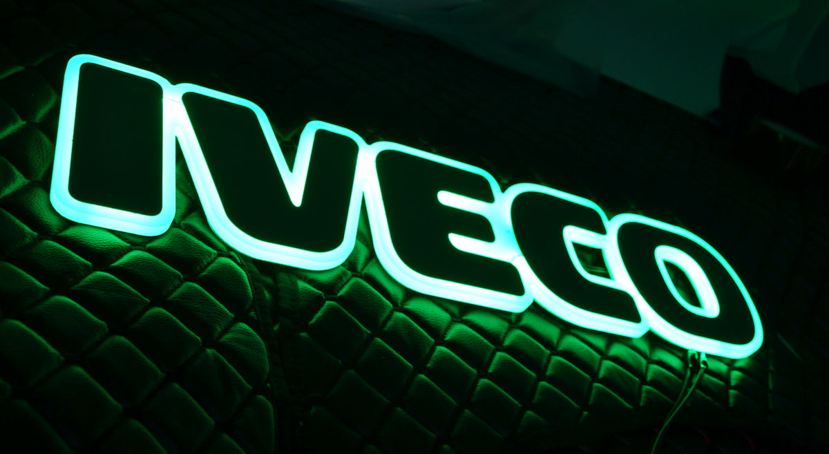 Φωτιζόμενη πινακίδα γρίλιας – πράσινος φωτισμός, 24V, 60×13×2 cm, κατάλληλο για Iveco