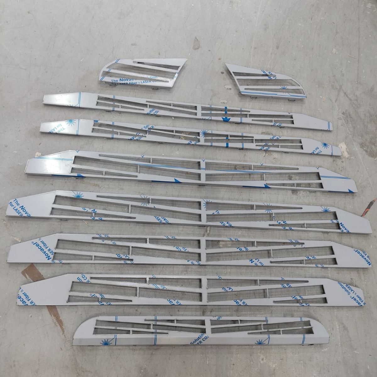 Kit de moulures de calandre avant en inox – adapté pour Scania R 2010–2016, 9 pièces