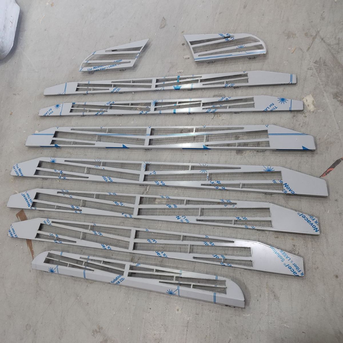 Kit de moulures de calandre avant en inox – adapté pour Scania R 2010–2016, 9 pièces