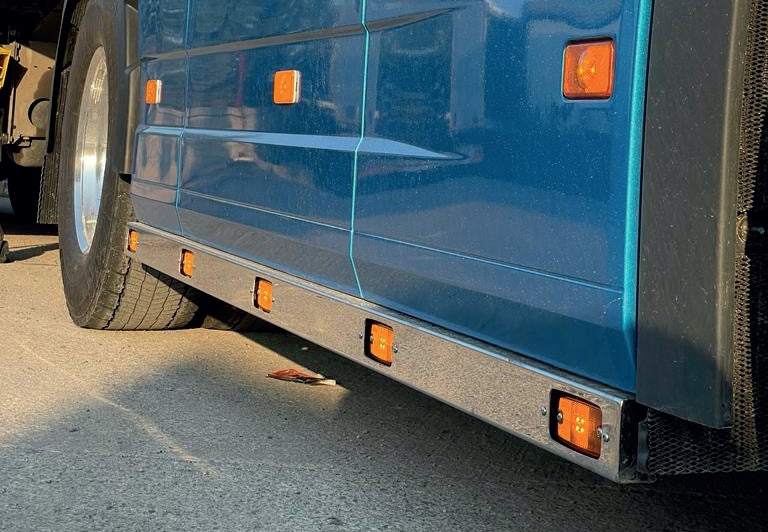 Arceau latéral – Profil avec perçages pour feux de gabarit, gauche et droit, adapté pour Scania Euro 6 2020+