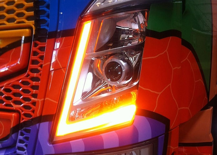 Жълти DRL LED дневни светлини – комплект, подходящ за Volvo FH4 Euro 5 (до 06/2015)