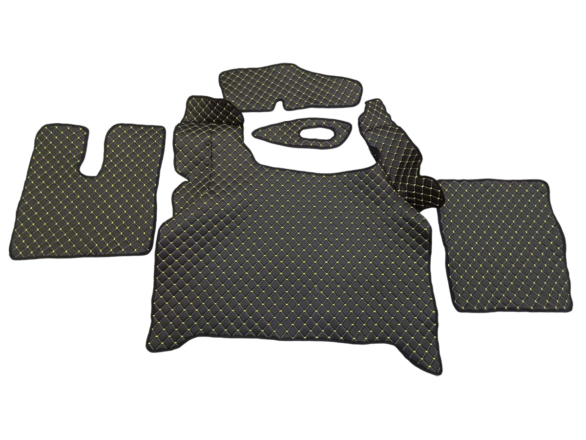 Tapis de sol en cuir synthétique (éco-cuir) noir – adapté pour MAN TGX 2020+, surpiqûres jaunes