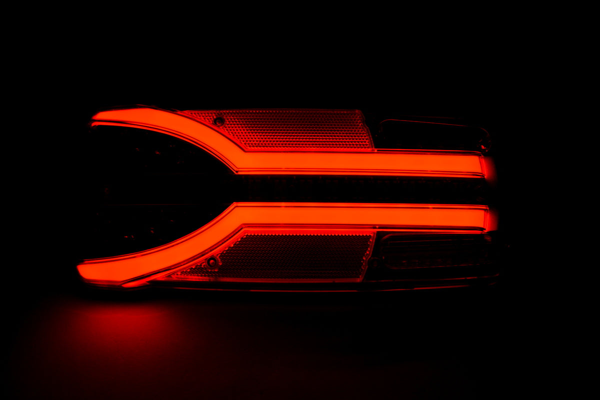 Feu arrière droit à LED, 12/24 V, 304×132 mm, clignotant dynamique
