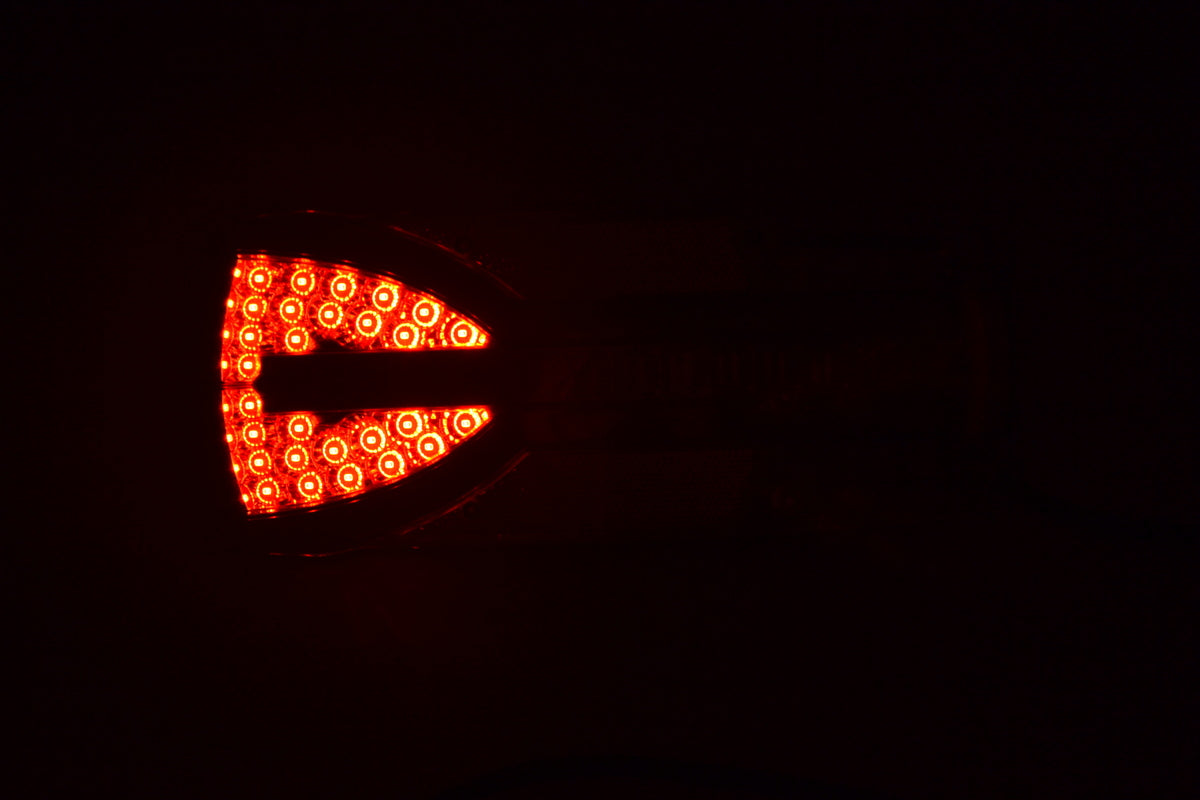 Feu arrière droit à LED, 12/24 V, 304×132 mm, clignotant dynamique