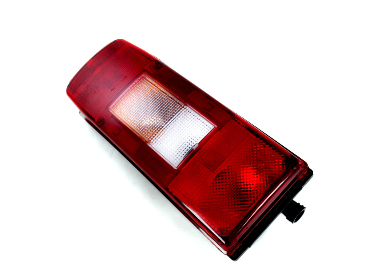 Feu arrière gauche avec éclairage de plaque d’immatriculation – adapté pour Volvo FE/FL, 2001‑on