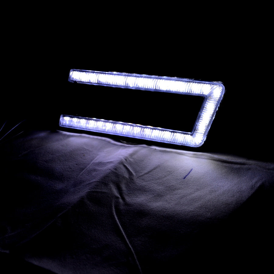 Jeu de feux de jour à LED en forme de P