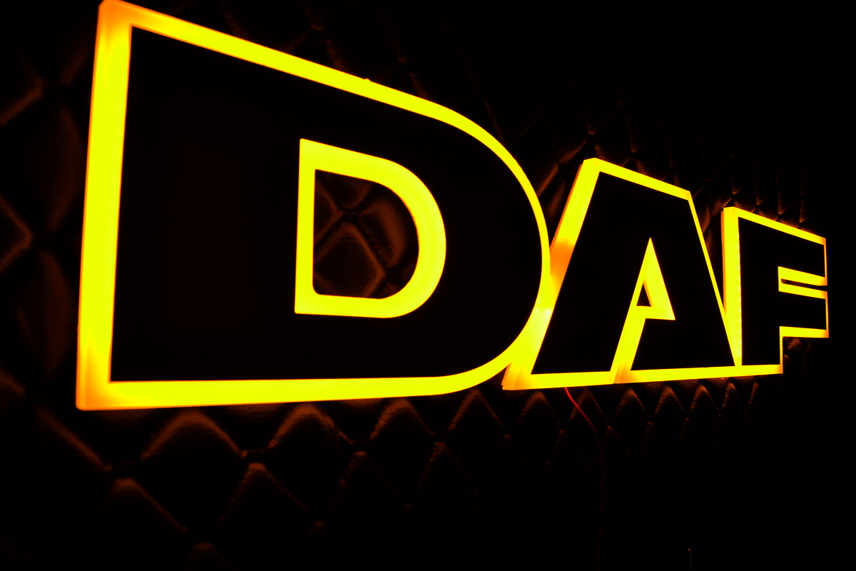 Illuminated Grille Sign Suitable for DAF Trucks – Yellow Light, 24V, 68 x 13 x 2 cm