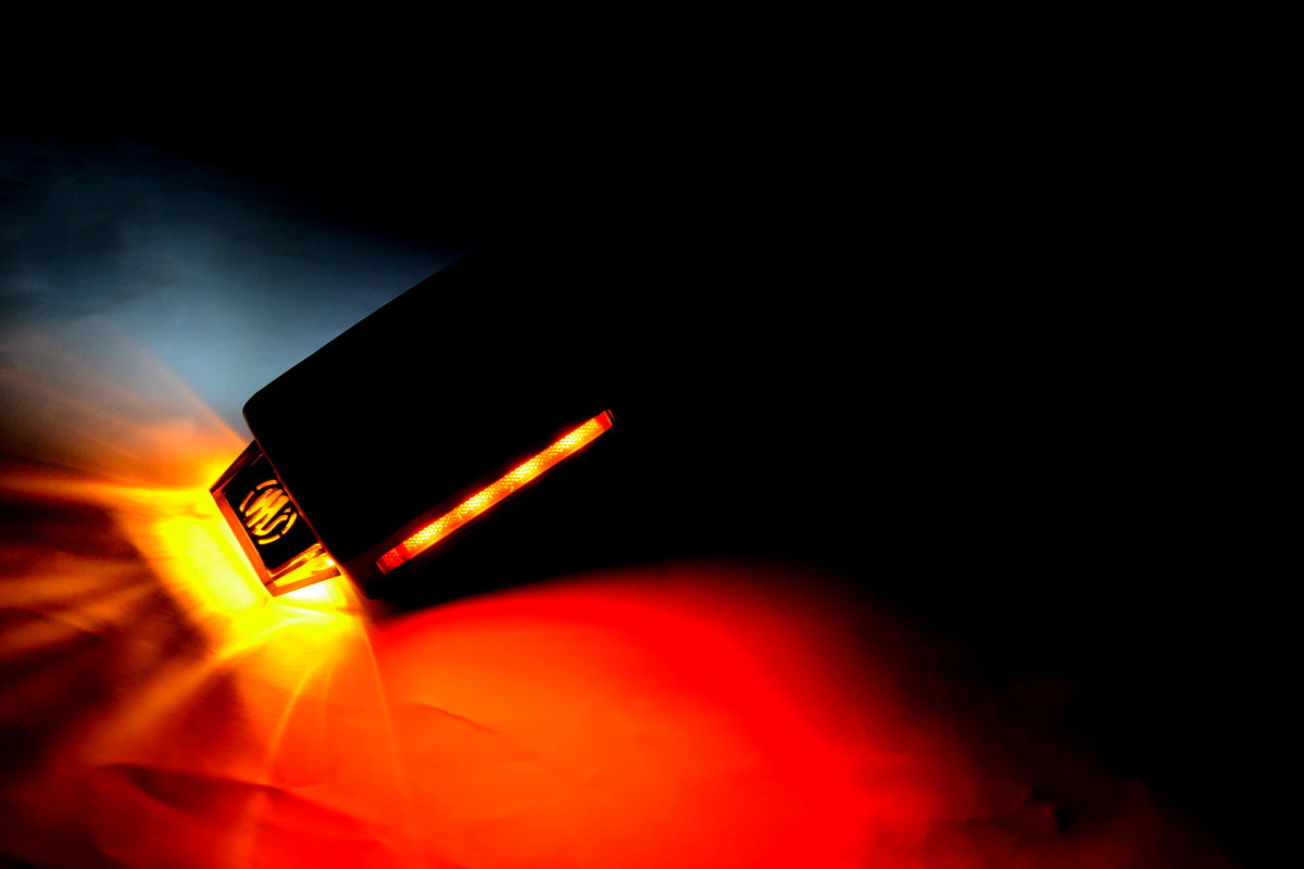 Dreifach-LED-Markierungsleuchte Horn, linke Seite, Rot/Weiß/Orange, 12/24 V