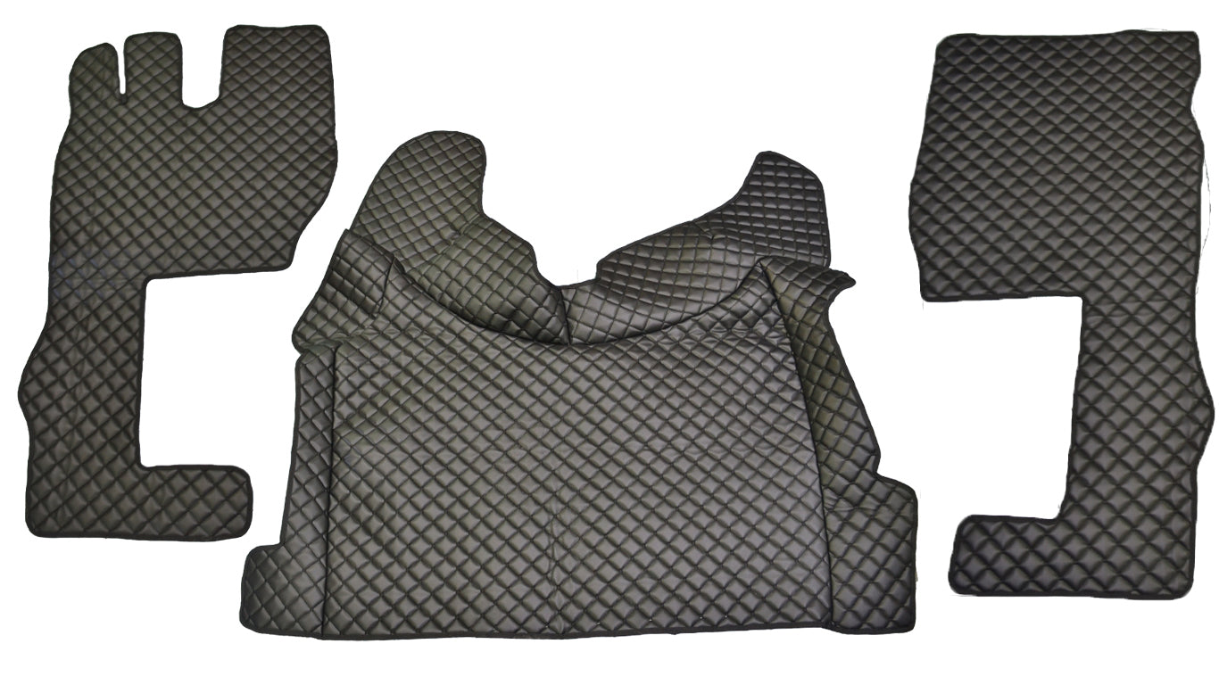 Schwarzer Kunstleder (Eco-Leder) Fußmattensatz – geeignet für Volvo FH4 2021+, Long Cab