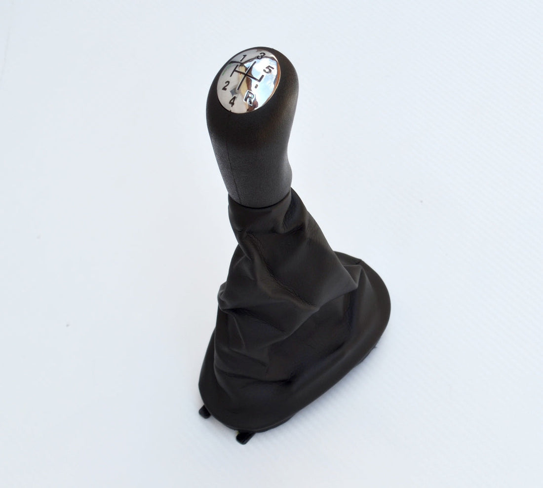 Gear Shift Knob with Gaiter – suitable for Renault Clio 2001–2004, 5-Speed, Black Plastic and Leather, Chrome with Marking