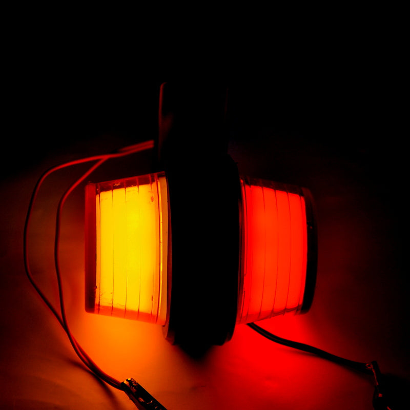 Feu de gabarit néon – rouge/jaune, type corne courte, adapté pour logo Volvo, 12/24 V, 110 x 90 mm, embase caoutchouc 720 mm