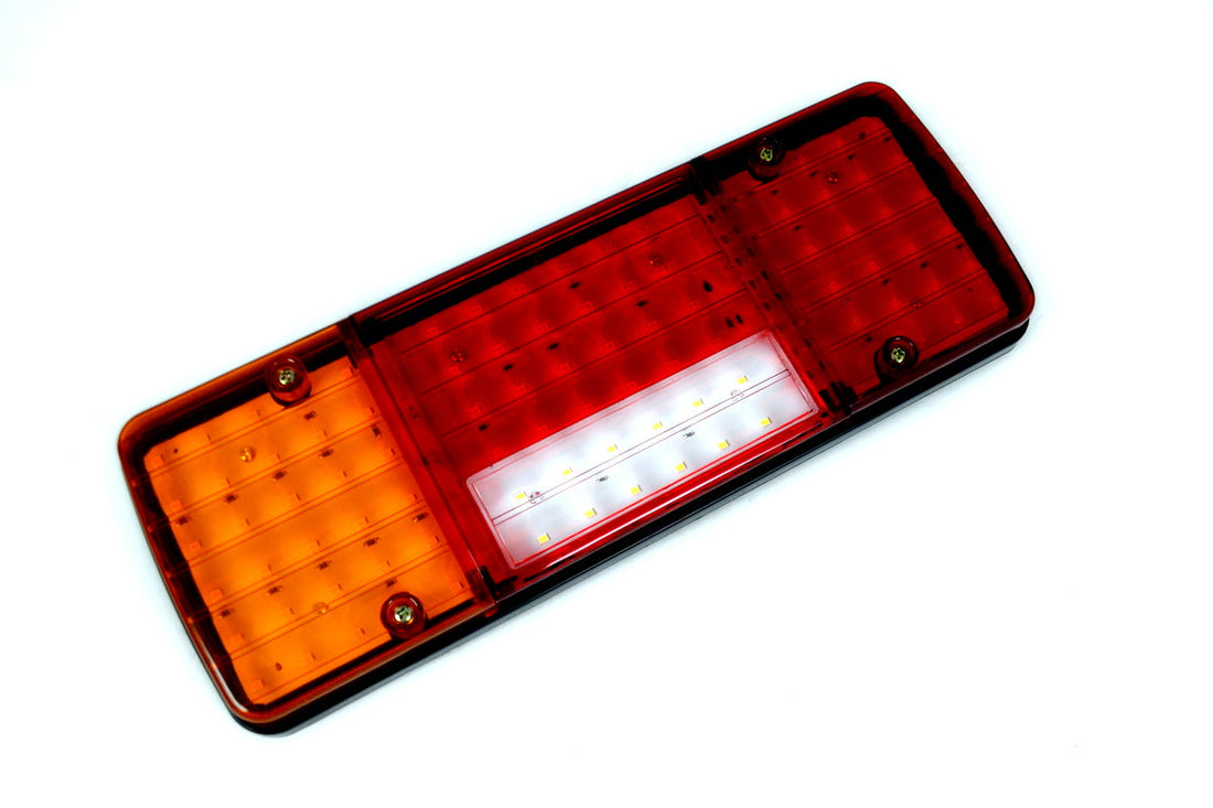 Десен LED стоп – 12 V, 4 секции, 92 диода, горен бял светлинен сигнал за заден ход