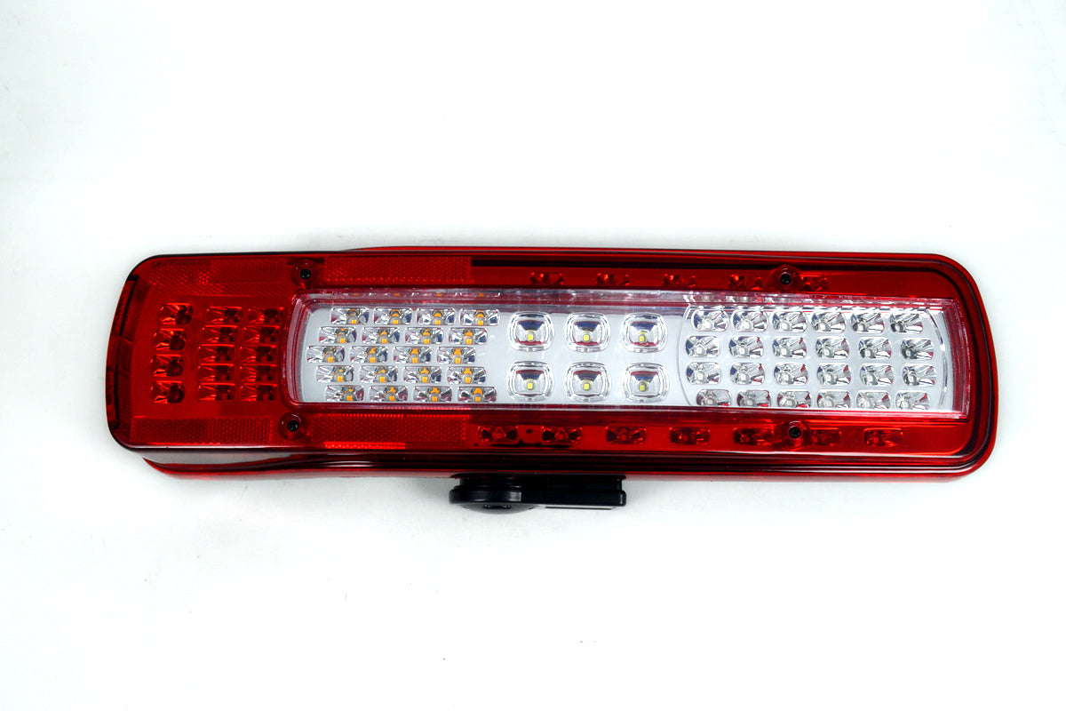 Feu arrière gauche avec éclairage de plaque d’immatriculation – adapté pour Volvo