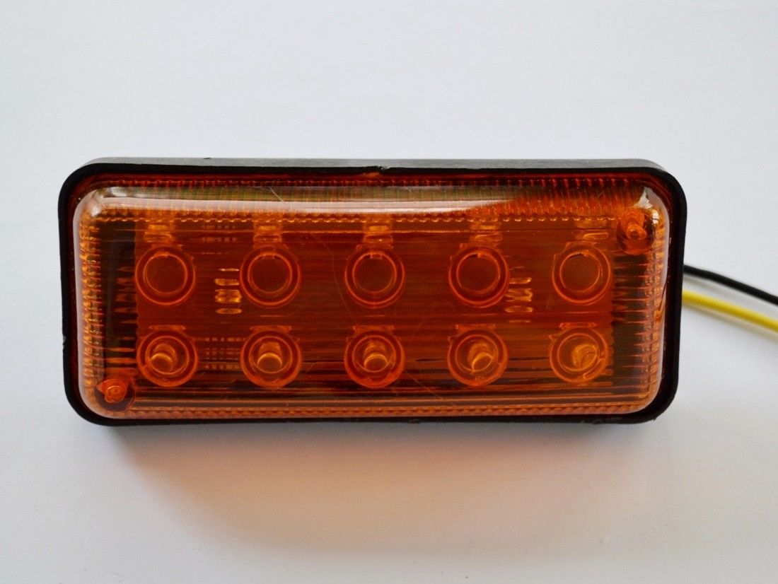 Feu de gabarit LED jaune 12 V – lampe latérale 10 LED 108×47×25 mm avec entraxe de fixation 85 mm