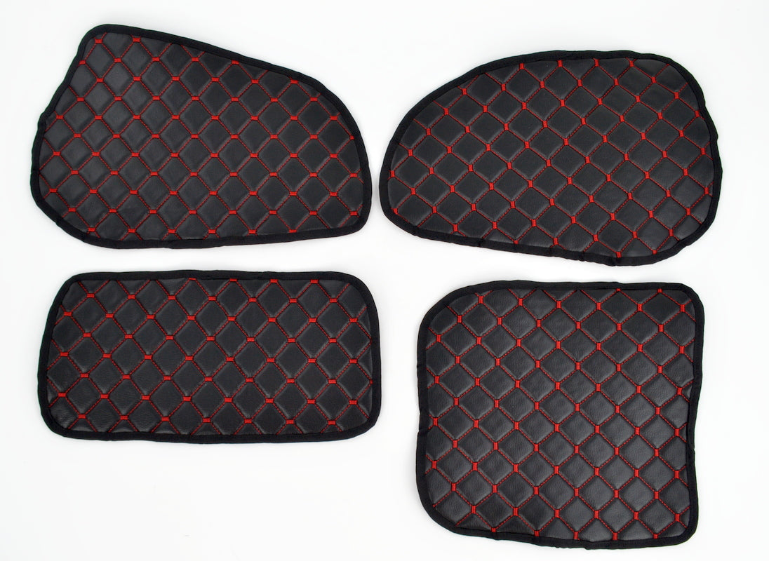 Tapis de sol de porte en cuir synthétique (éco-cuir) – adapté pour Scania R Series 2010–2016, noir avec surpiqûres rouges