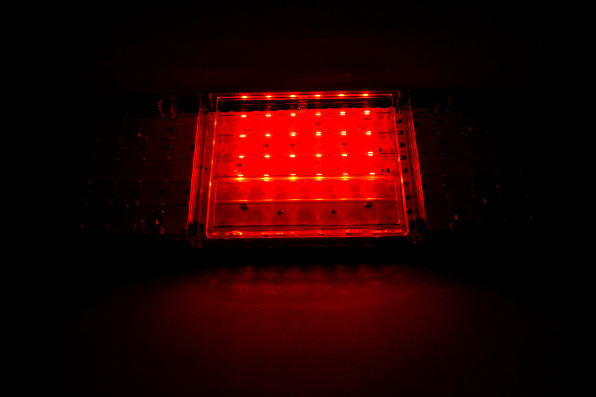 Десен LED стоп – 12 V, 4 секции, 92 диода, горен бял светлинен сигнал за заден ход