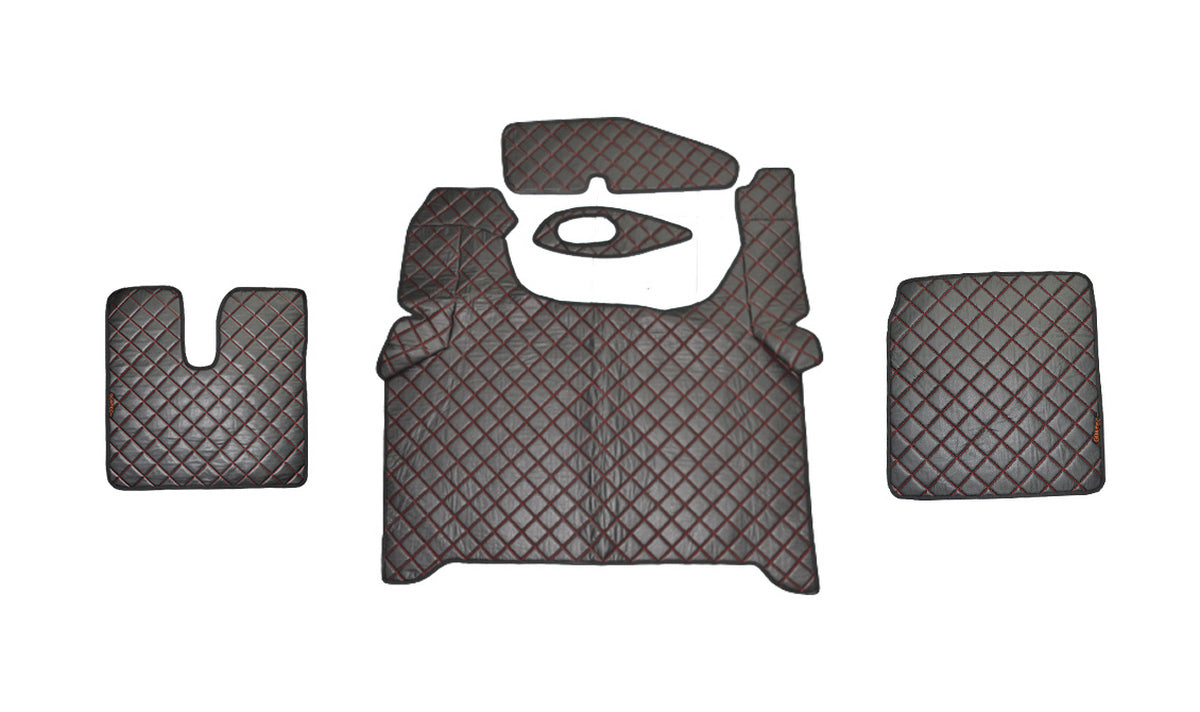Μαύρα πατάκια δαπέδου από τεχνητό δέρμα (eco leather) – κατάλληλο για MAN TGX 2020+, με κόκκινες ραφές