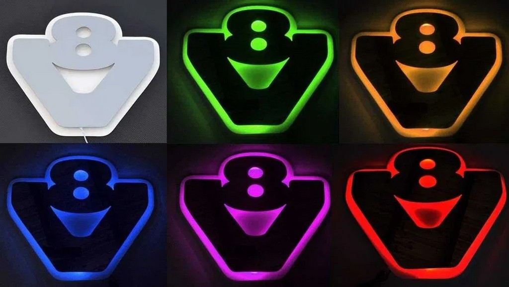 Огледален декоративен надпис V8 RGB, сребрист, 24 V, 540 mm за превозни средства