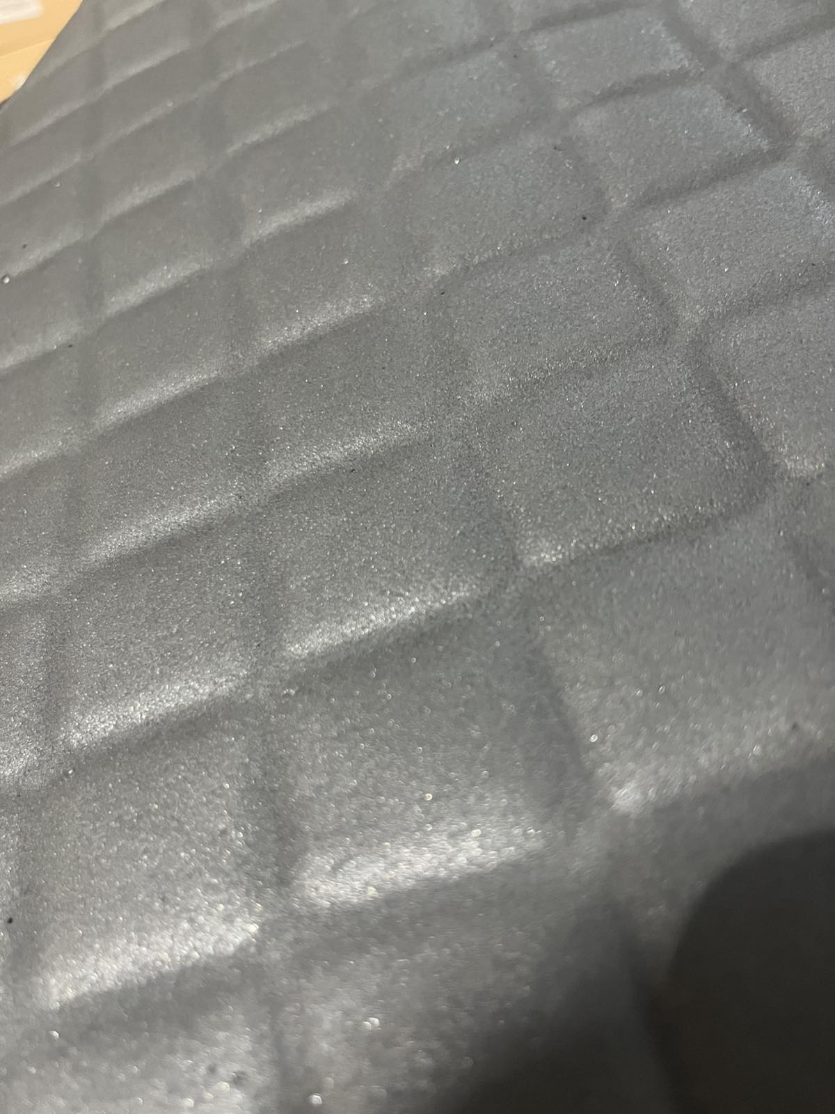 Tapis de sol en cuir synthétique (éco-cuir) noir – adapté pour DAF 106, surpiqûres rouges, antidérapant, 2014+